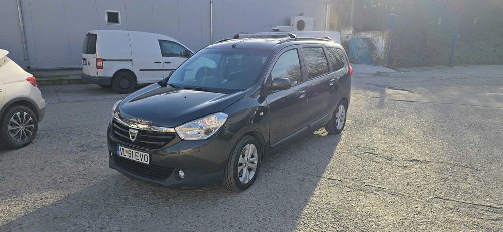 Dacia lodgy 7 locuri

2 chei