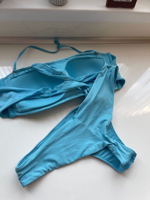 Продавам нови бански Tezenis