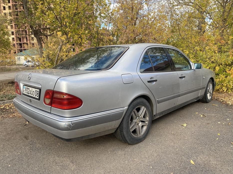 Mercedes Benz E280