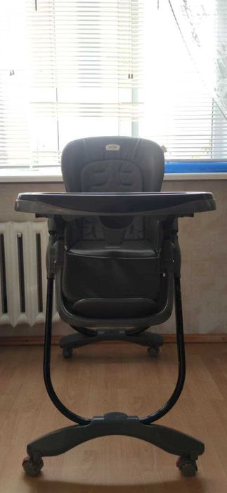 Детский стул для кормления ребенка