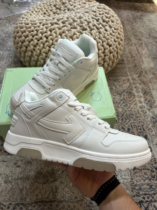 Off White ‘Out of office’ Triple White / Premium / 2025