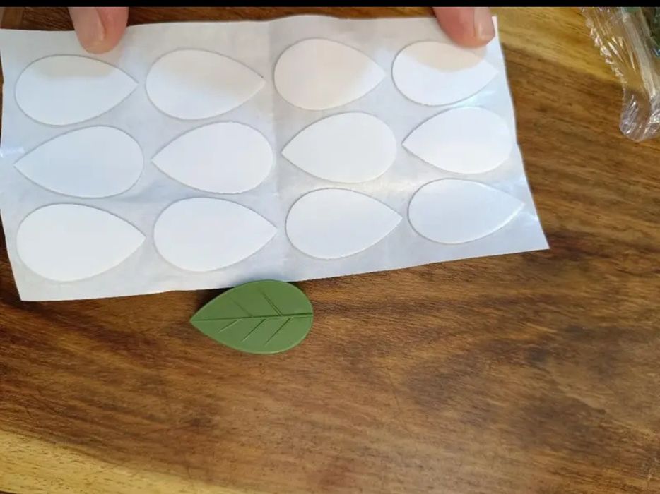 Gul novdalari uchun qisqich.