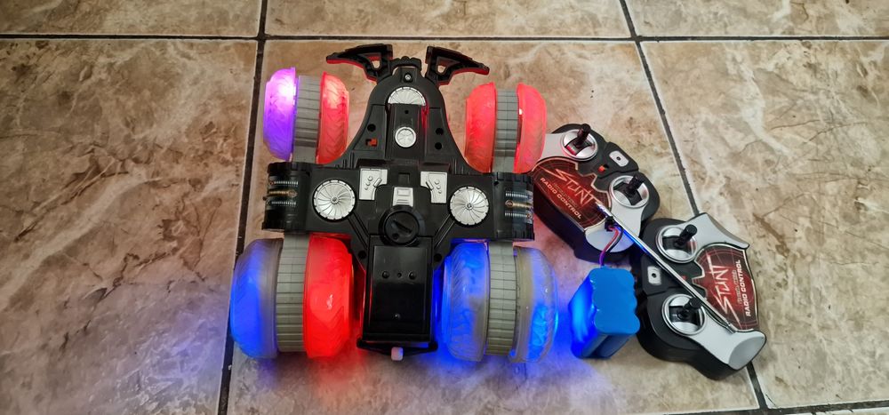 Masina cu telecomanda