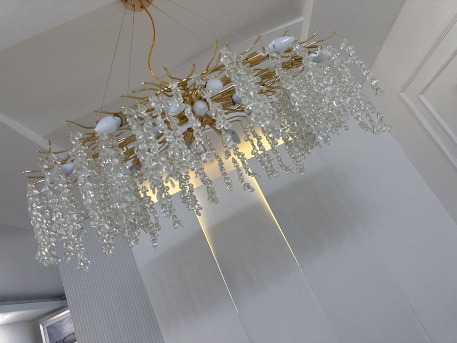 Продам люстура  новый