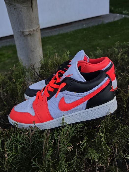 Nike Air Jordan 1 Low SE Infrared