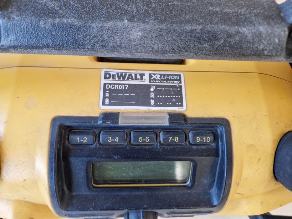 Dewalt DCR 017 QW  - radio de santier si incarcator (cu defect)