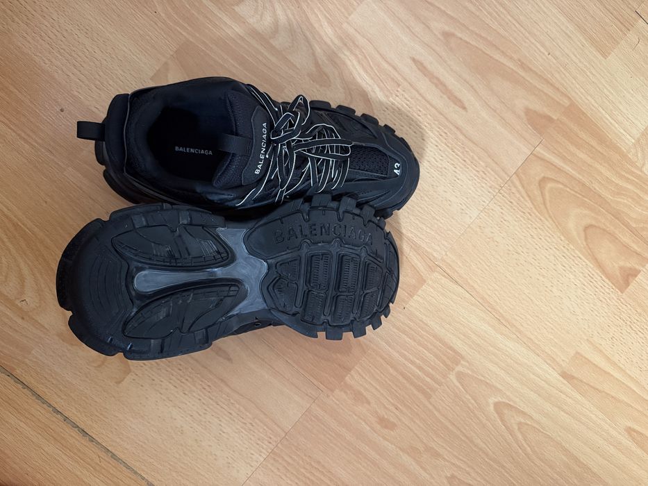 Balenciaga track 43