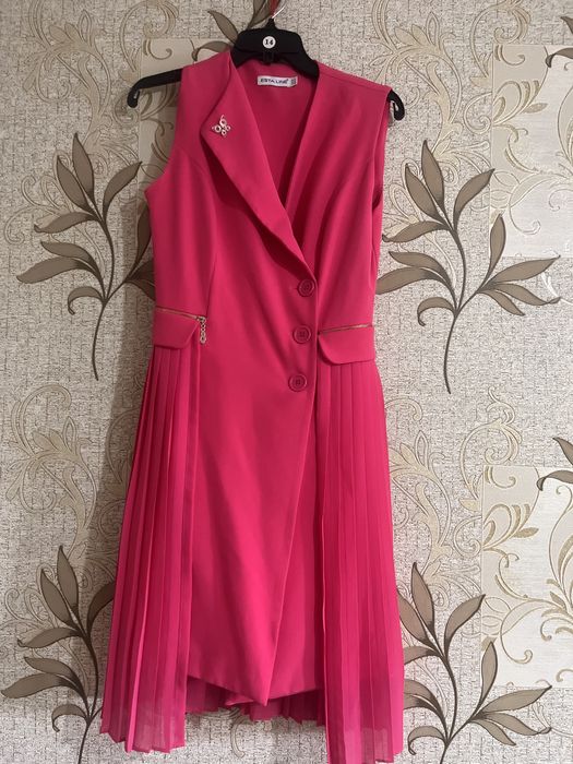 Платья розого цвета