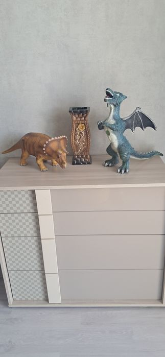 Продам игрушки и вазу