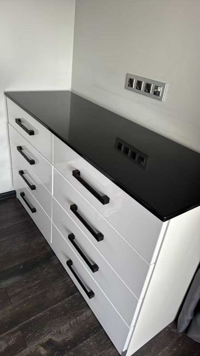 Дизайнерски Гардероб и Скрин с блум механизми,Тоалетка с лед огледало