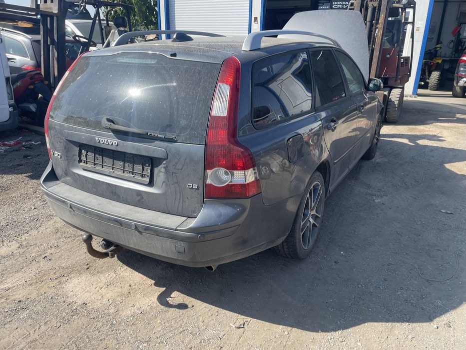 Волво v50 2.4D на части