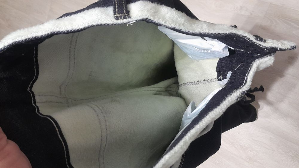 Продам брюки джинсы утепленные для девочки