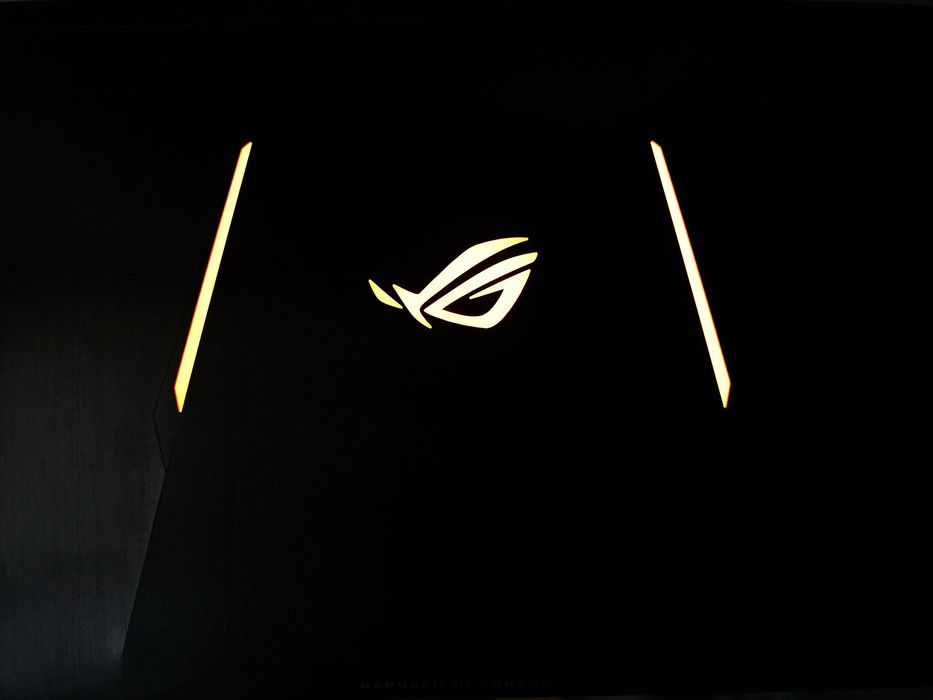 Asus ROG STRIX / Intel® Core™ i7 / NVIDIA GTX 1050