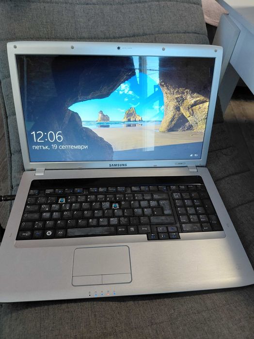 Лаптоп Samsung R730