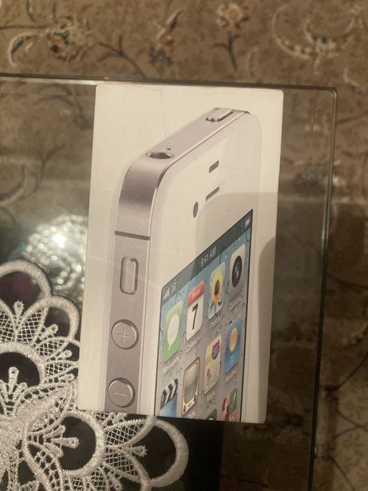 De vanzare cutie iphone 4S in stare impecabila!