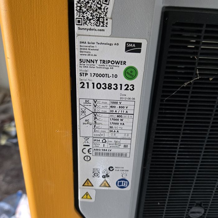 Vind 10 invertoare on grid SMA, total 100kw.Pret negociabil..