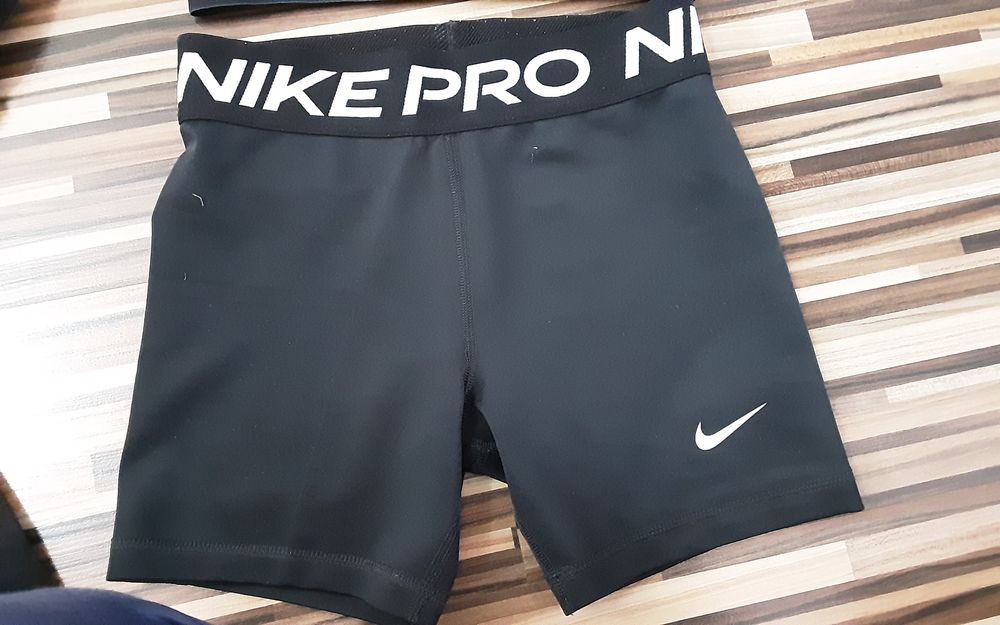 (XS) NIKE-NIKE PRO оригинални клин(35лв) бюстие(30лв )худи(45лв)