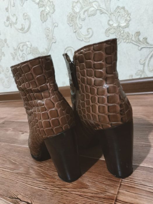 Продам осенние ботинки