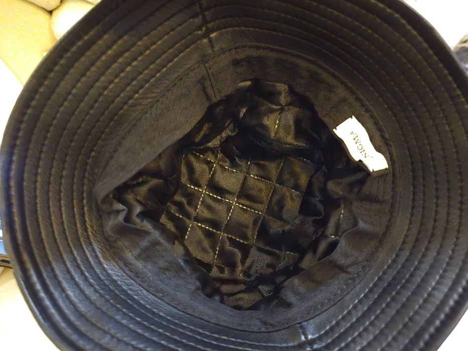 Кожена шапка Еnigma