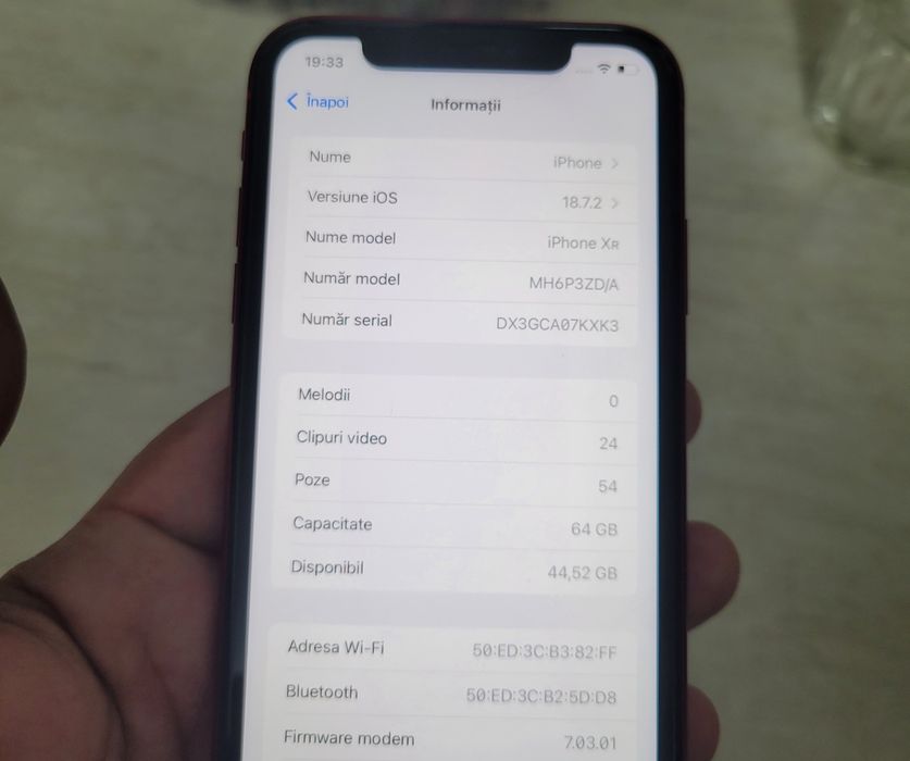 Vând iPhone XR 64 GB – Roșu – Baterie 88%