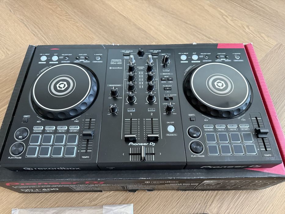Setup consola Pioneer DDJ 400 + casti Sennheiser HD 25
