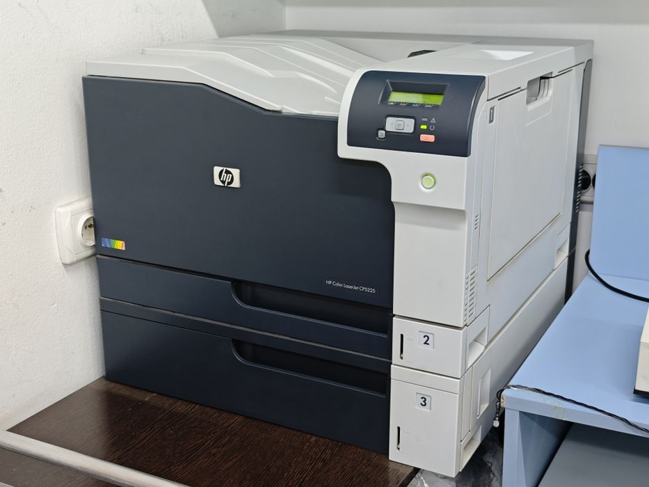 HP Color LaserJet CP5225