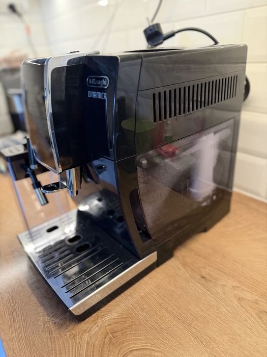 Кафеавтомат DE’LONGHI Dinamica ECAM 350.50.B, 1450W, 1.8 л 15 бара Гарафа за мляко със система LatteCrema Черен
