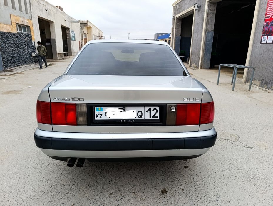 Продам Audi 100C4