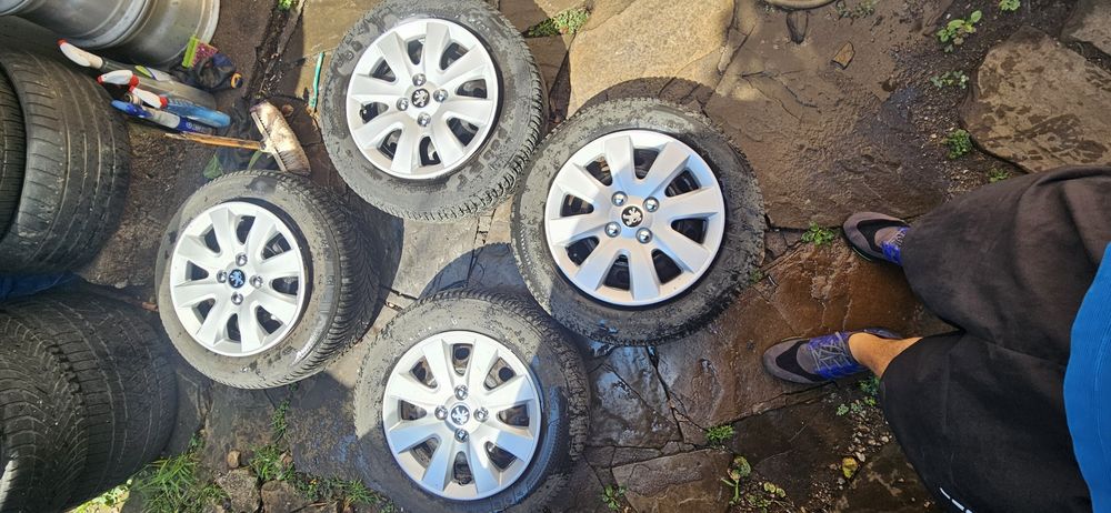 Тасове пежо 15 цола peugeot 15 цола тасове 4 бр.