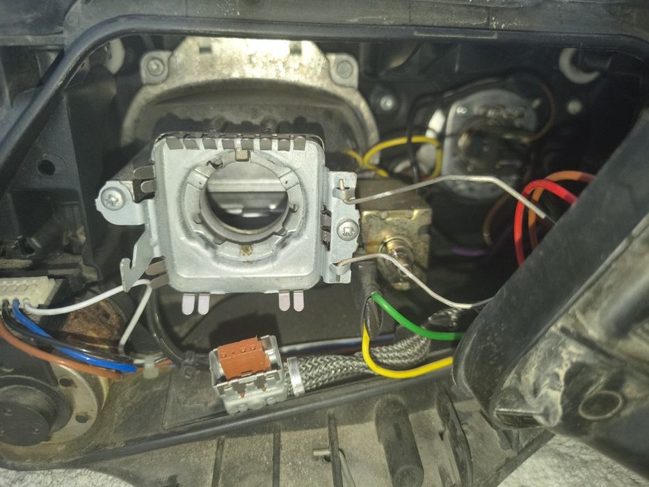 Reconditionare Lupe Faruri / Refacere Oglinzi Xenon/Halogen (Audi, VW, BMW, etc.)