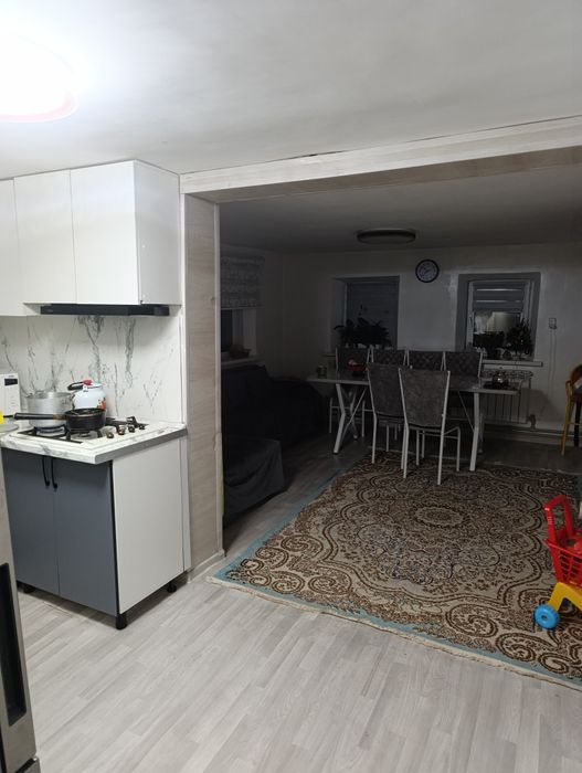 Продам дом в районе инкубатор