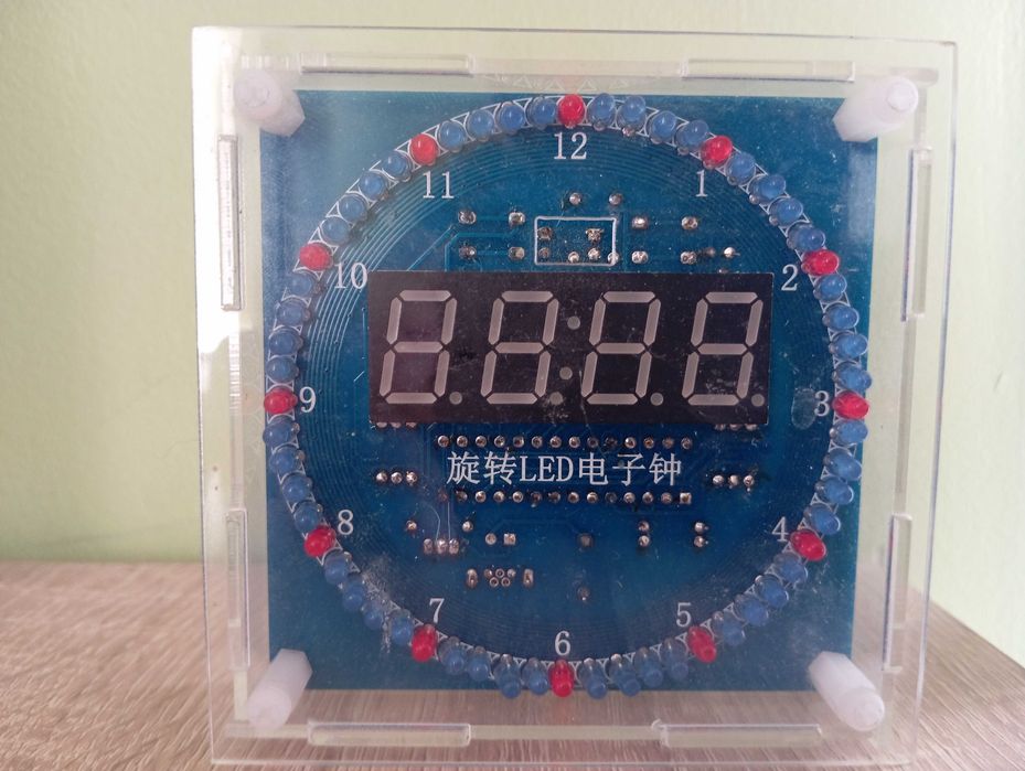 LED Часовник малко използван