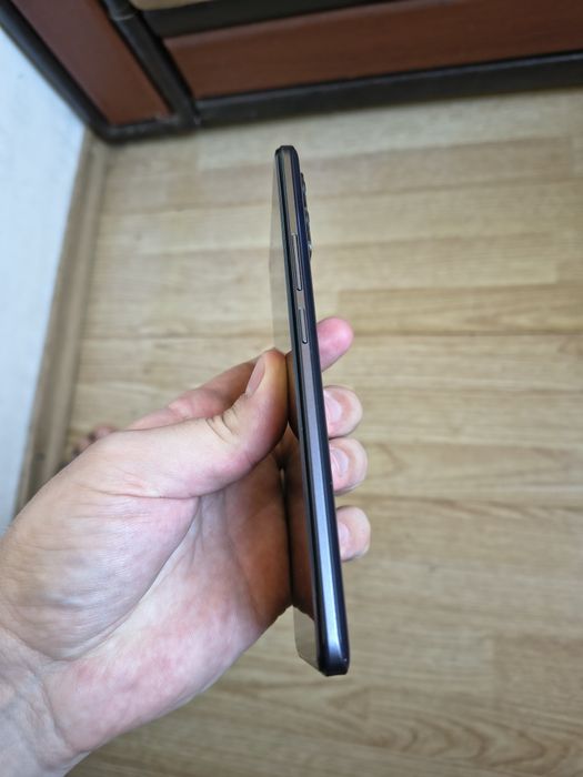 Realme 8 impecabil