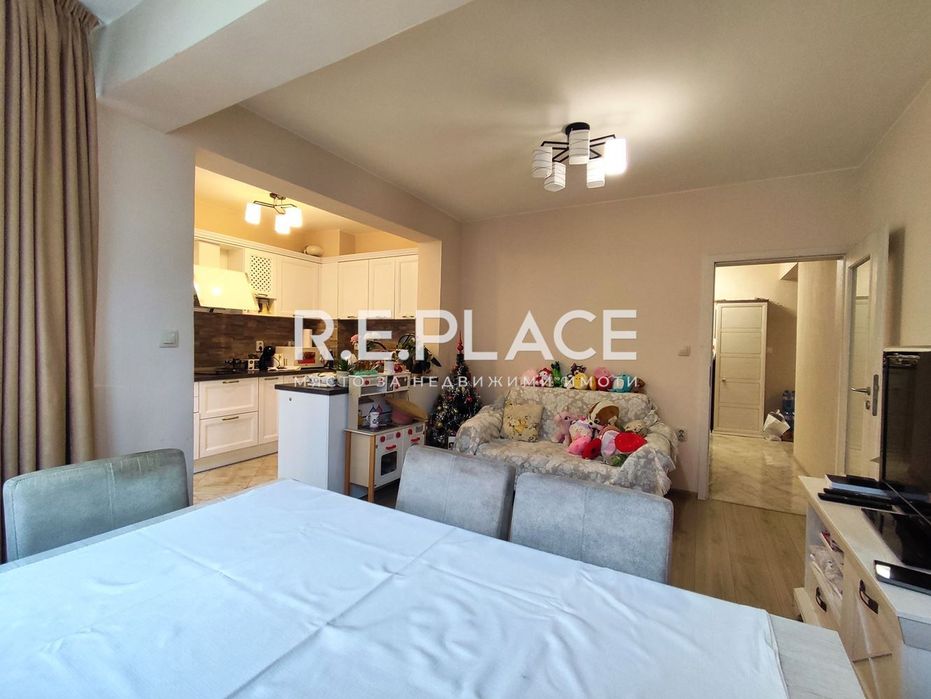 Продава се Тристаен апартамент в Варна, Цветен квартал - 113 кв.м за 1354 €/кв.м - Снимка #1