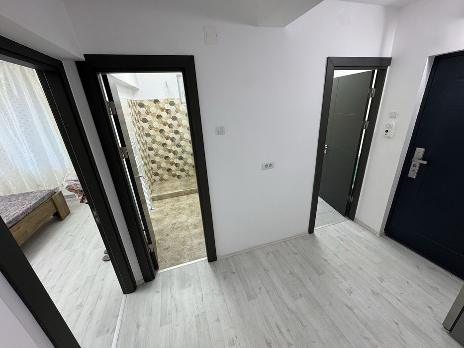 Apartament  doua camere parter, zona f buna, vedere pe fata, decomandat, Regim Hotelier
