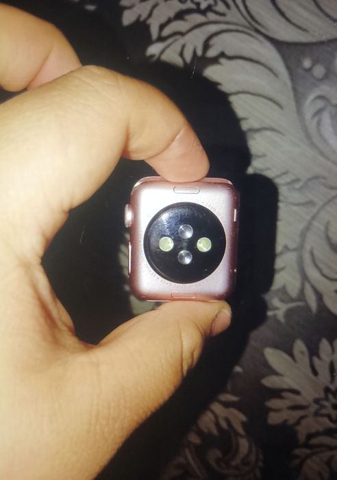 Продам часы Appel Watch нет зарядки коробки