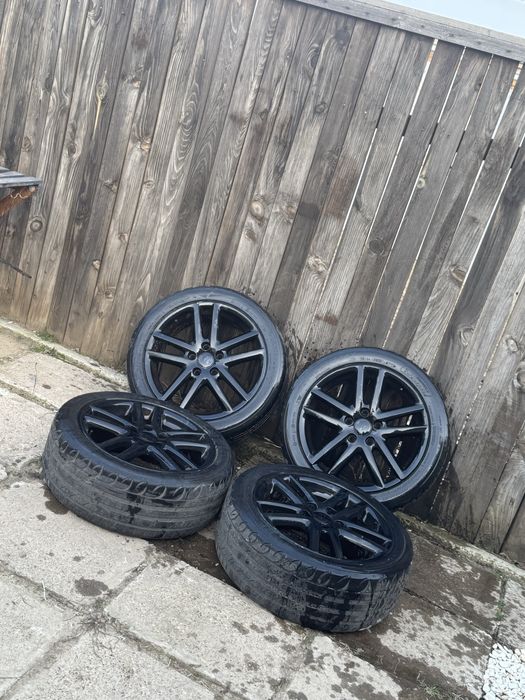 Vand jante pe 17 cu tot cu cauciucuri+cauciuc de rezerva