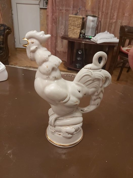 Продам  Статуэтку Графин.