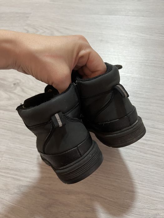 Продам ботинки детские