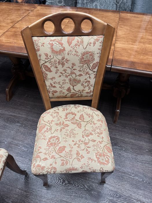 Продам стол из дерева со стульями