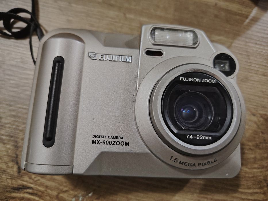 Vând aparat de fotografiat