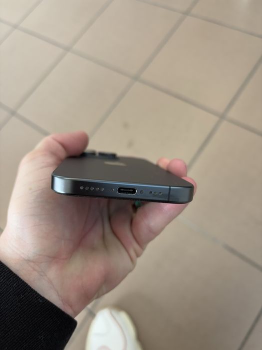 Iphone 15 pro impecabil