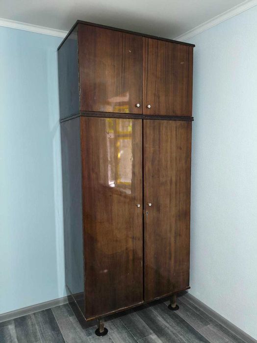 Шифоньер двухстворчатый с антресолью 450 тыс.сум