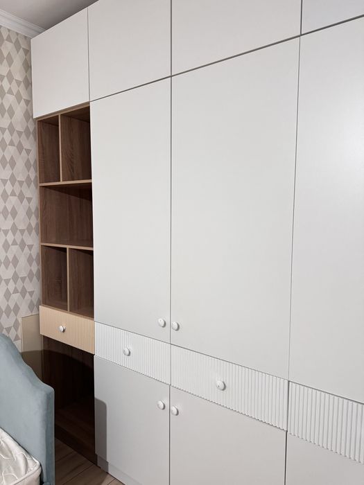 Продается детский шкаф со столом