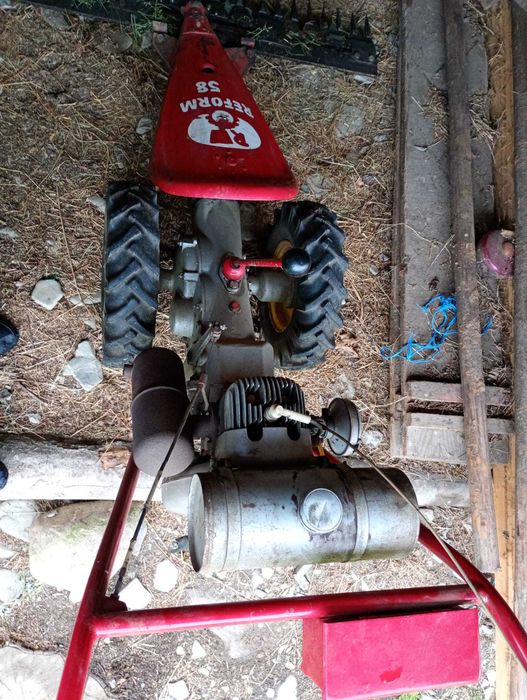 Vând cositoare rotax in stare foarte bună.