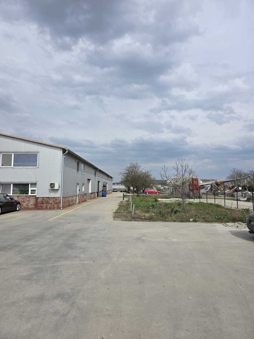 Hala de inchiriat - Oradea, Episcopia str. Santaului nr.27