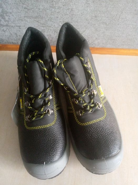 Продам рабочие ботинки, 38 размер.