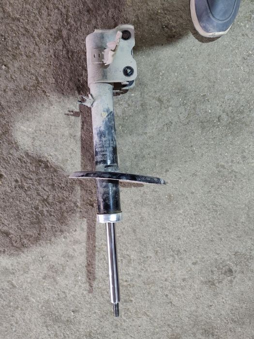 Амортизаторы  перед Murano z52