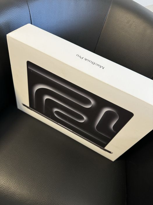 MacBook Pro 14-inch / M3 Max chip / 36 GB - RAM/ 1 TB -1024 GB /Nou