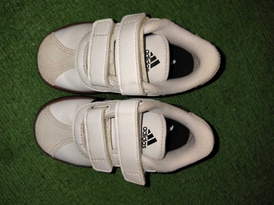 Маратонки Адидас 23 размер и топли боти Синсай 23 размер